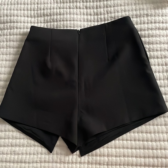 Lovers & Friends Skort - Picture 4 of 4